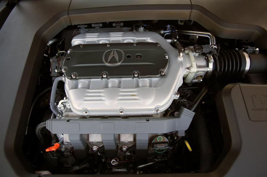 Моторный отсек Acura TL SH-AWD 2011 года  (фото 22 из 101)